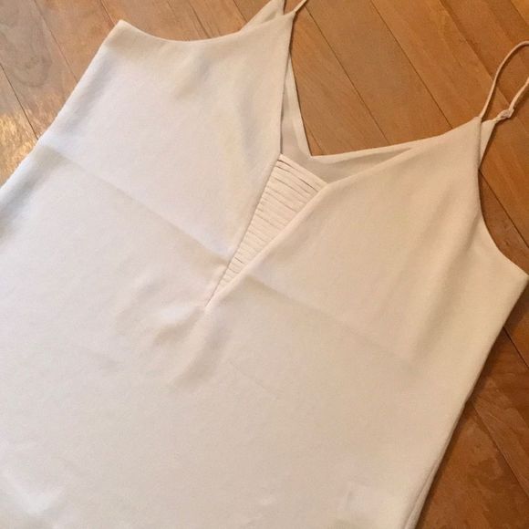 EXPRESS Cream V Cut-Out Front Cami Top - Picture 1 of 7